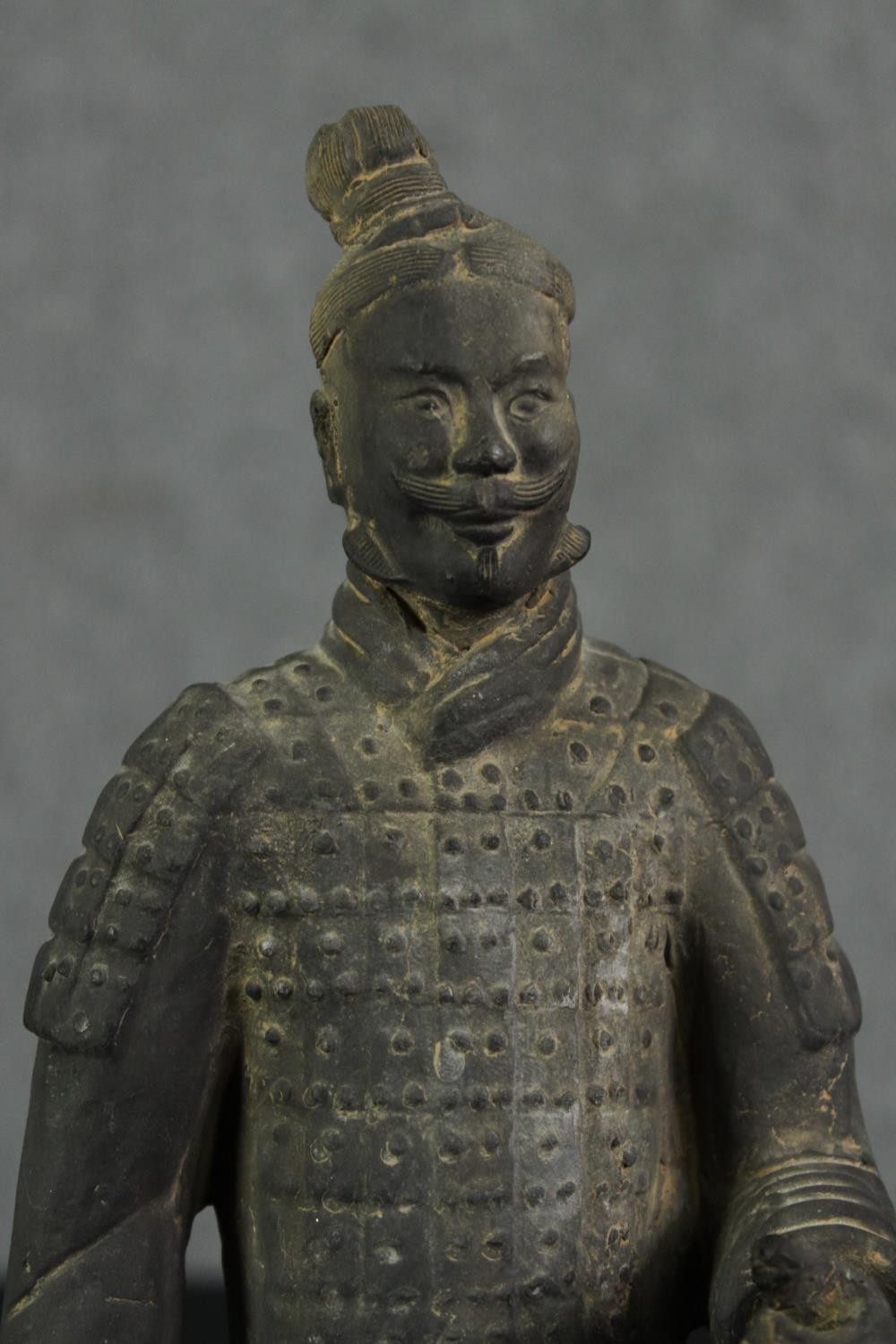 A Chinese terracotta warrior figure. H.37cm. - Image 2 of 6