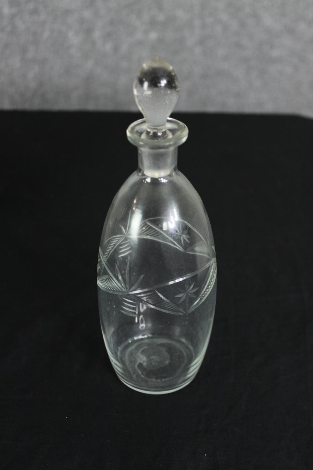 An extensive collection of cut glass. H.25cm. (largest). - Image 4 of 9