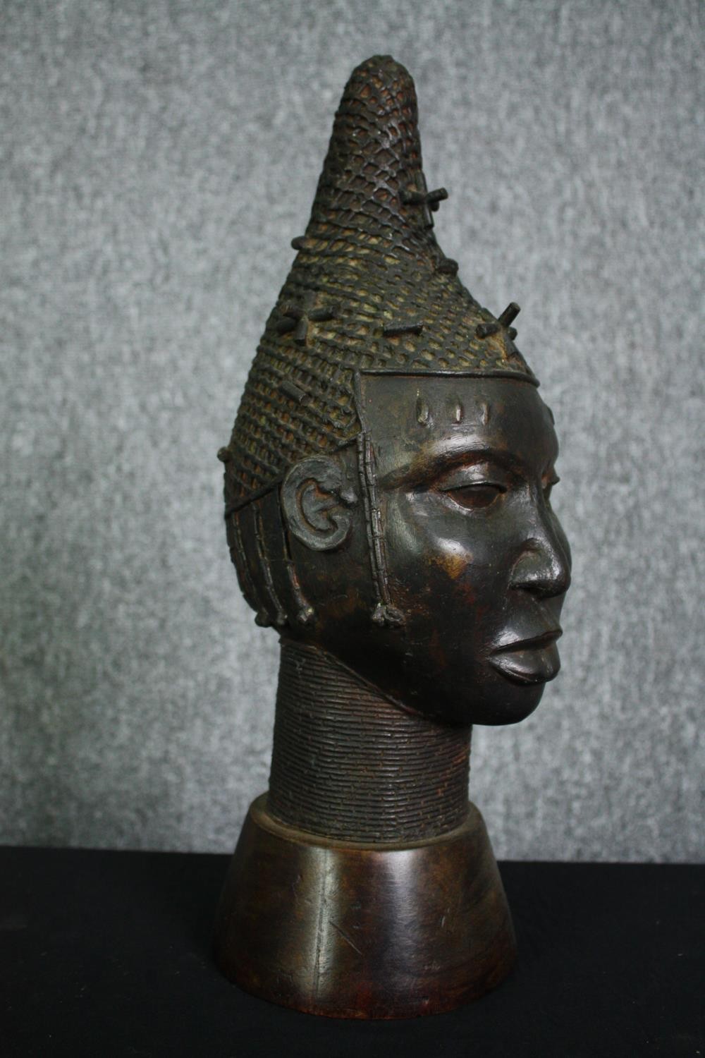 Benin Bronze Head of Idia, the Queen Mother of the Benin Empire, the mother of Oba Esigie. H.43cm. - Image 2 of 6