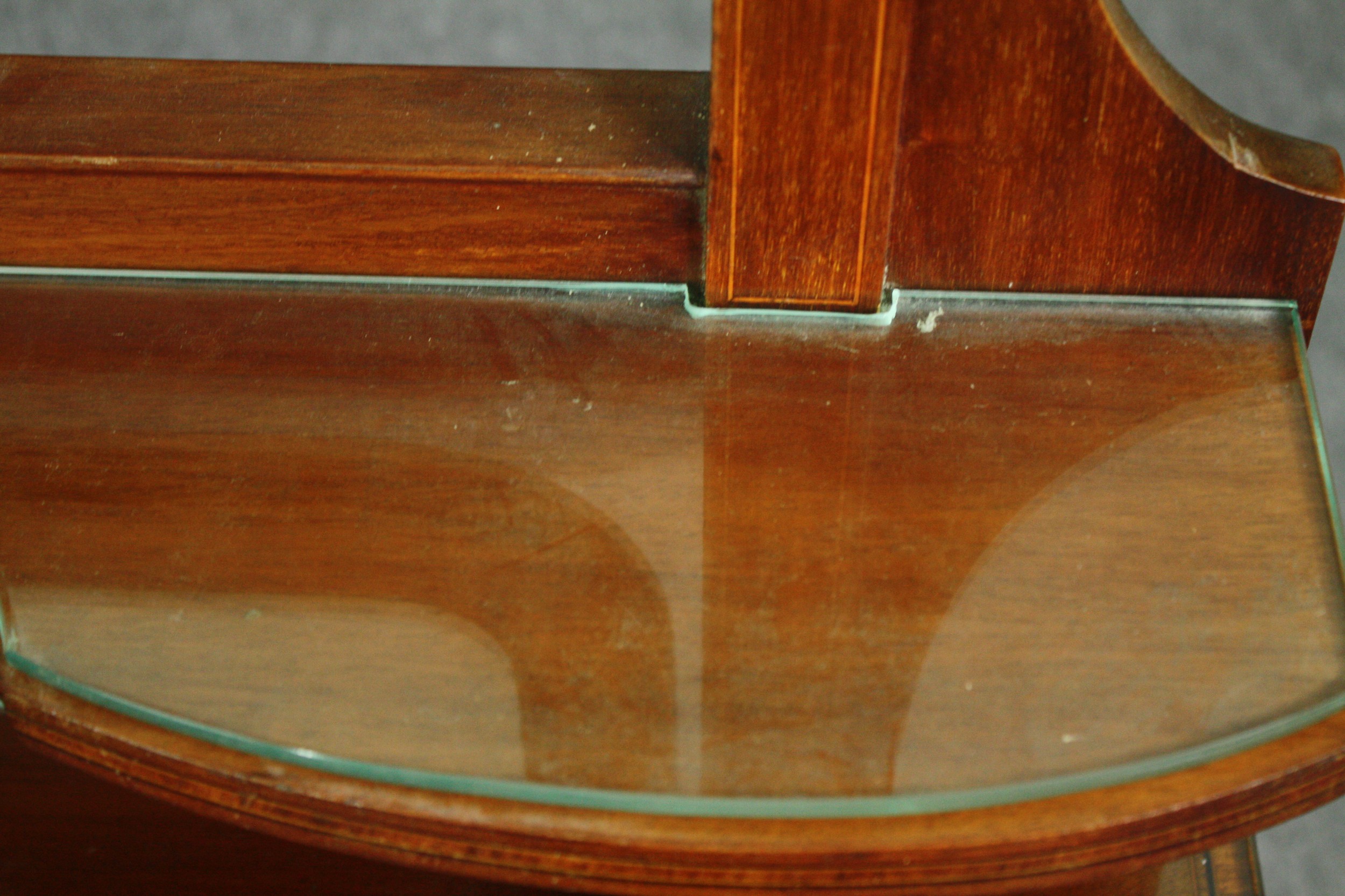 Dressing table, Edwardian mahogany and satinwood inlaid with plate glass protective top. H.154 W.104 - Image 7 of 10