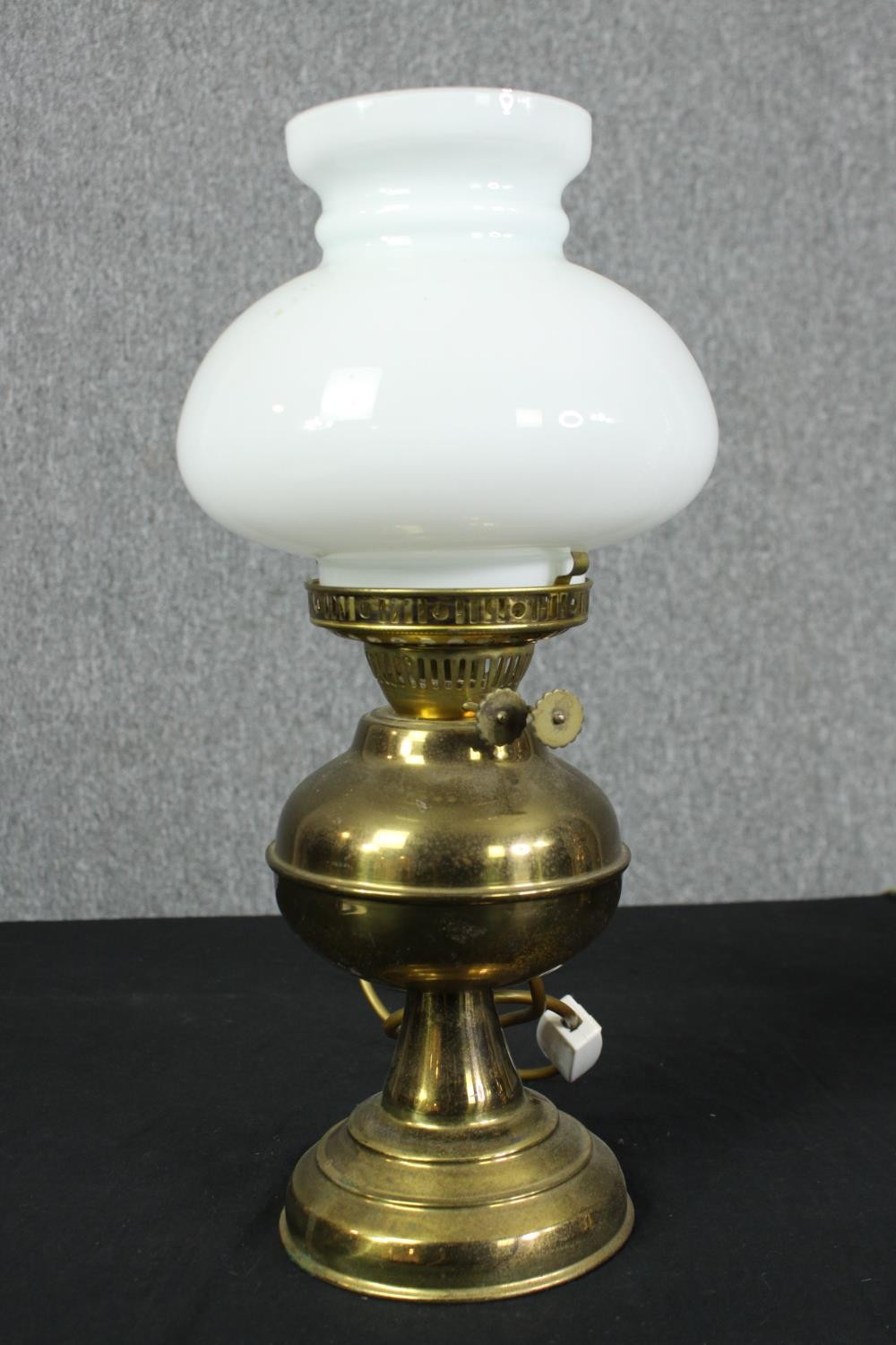 Two brass table lamps. H.48cm. (largest). - Image 3 of 5