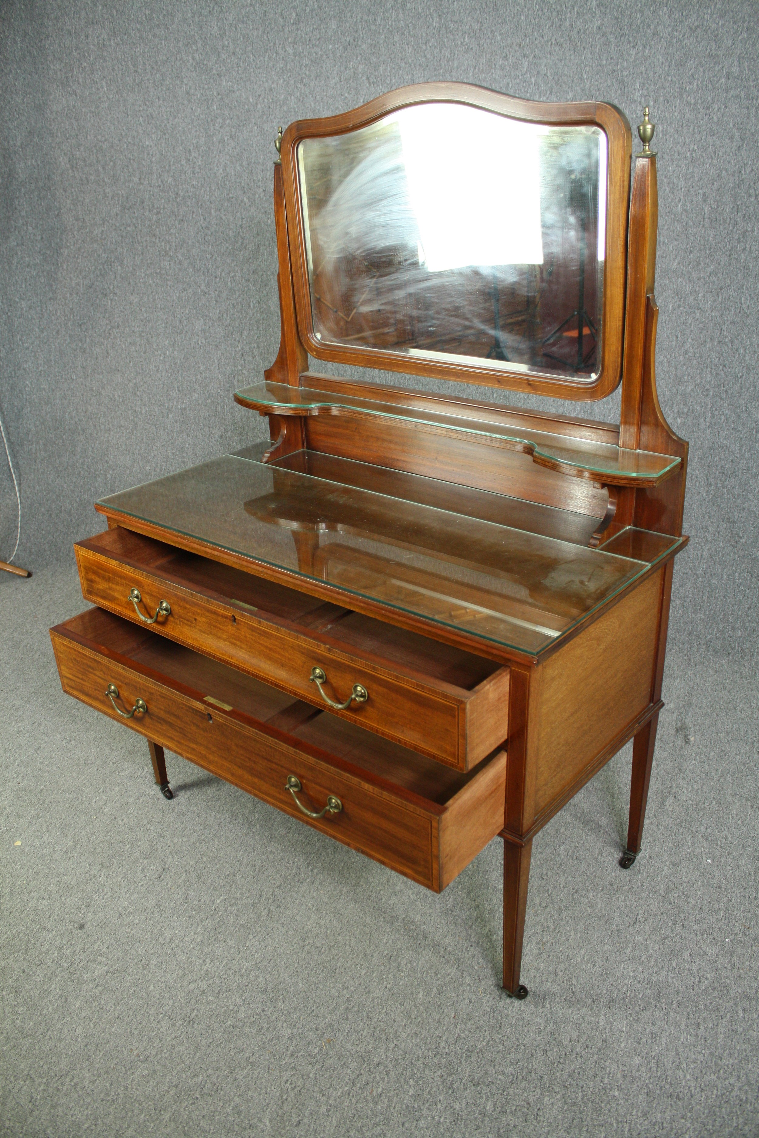 Dressing table, Edwardian mahogany and satinwood inlaid with plate glass protective top. H.154 W.104 - Image 8 of 10