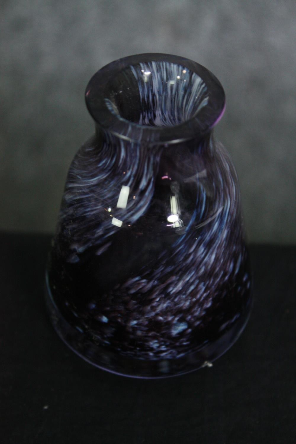 A cut crystal decanter and stopper, an etched glass blue bowl and two art glass pieces. H.33cm. ( - Image 5 of 13