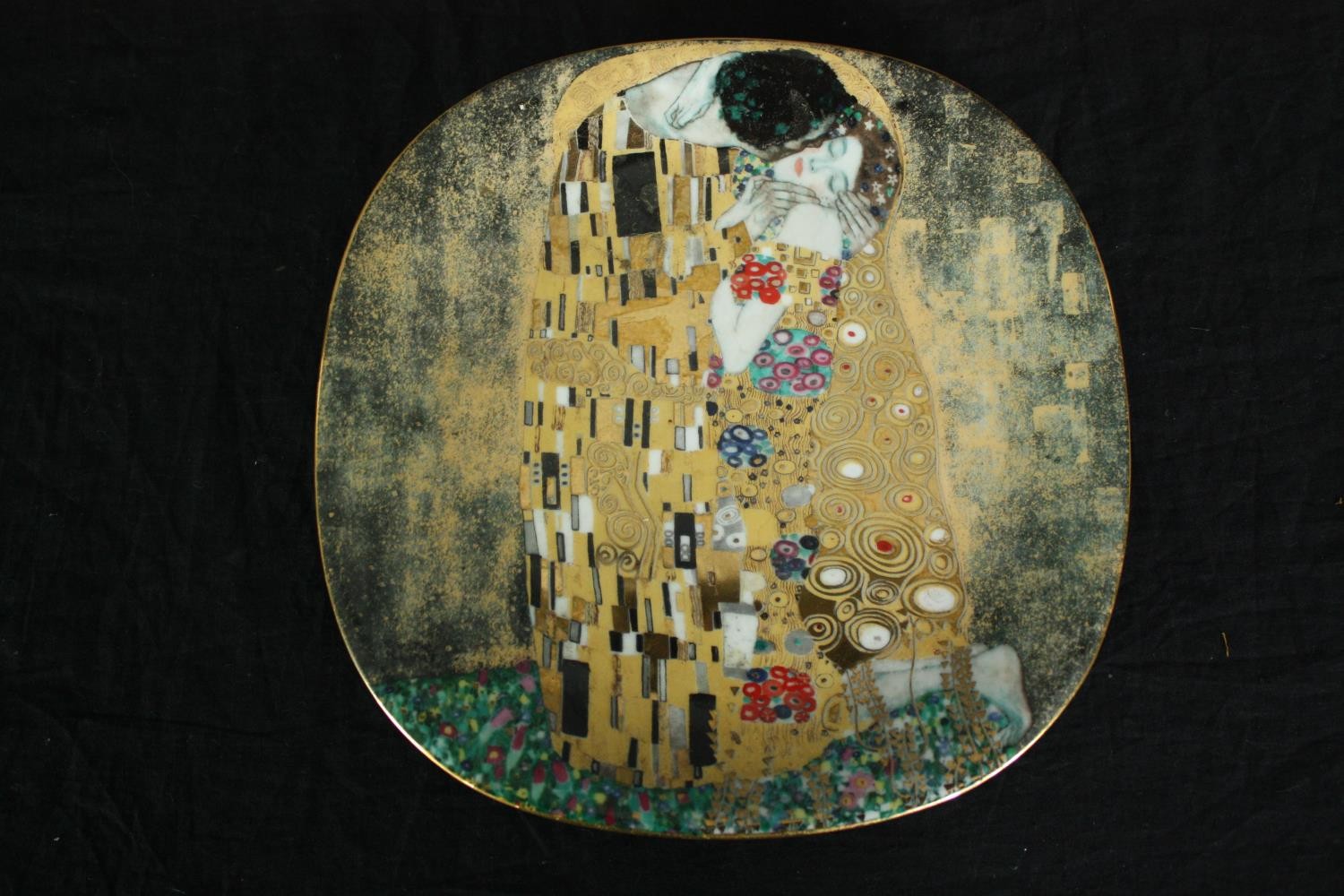 Three limited edition plates, to include Gustav Klimt and Clarice Cliff designs, includes one - Bild 10 aus 10