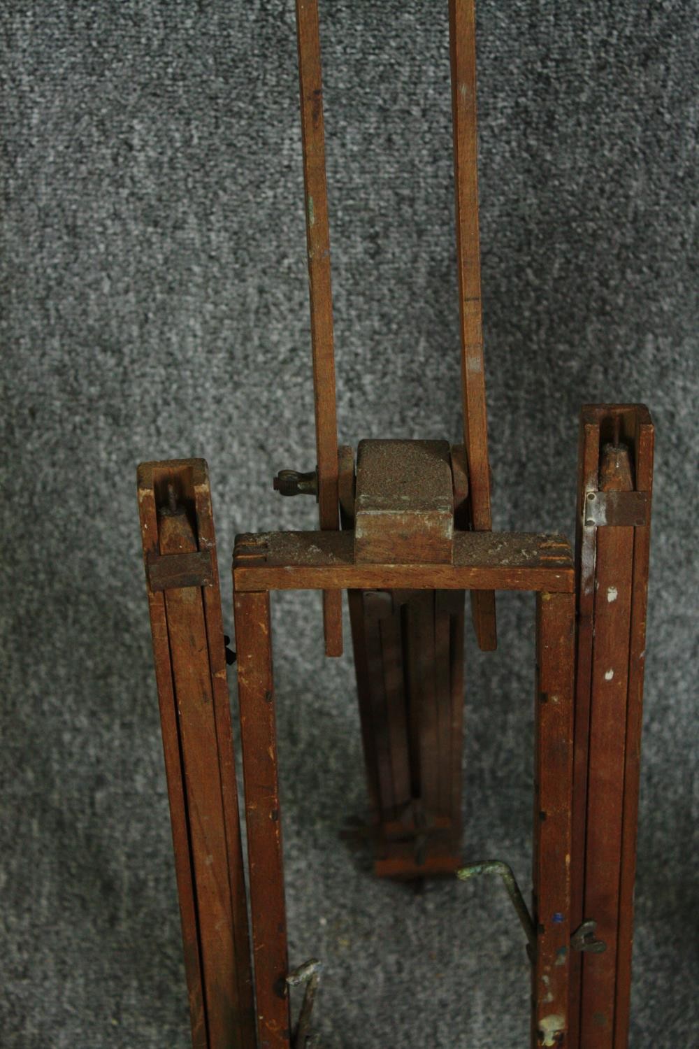 Two adjustable artist's easels. H.125cm. (as seen in photo). - Image 5 of 5