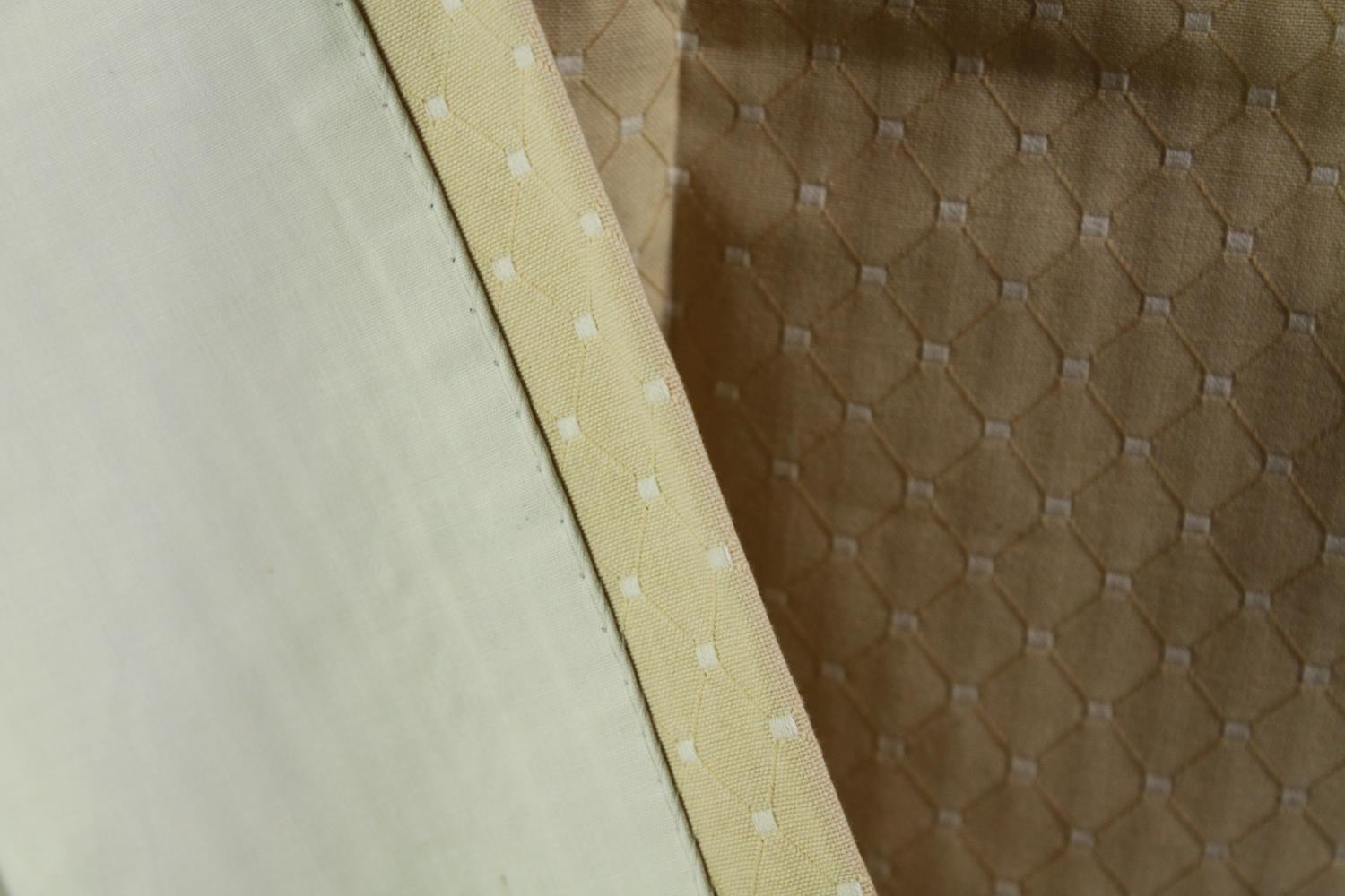 A pair of cream fully lined net design cotton mix curtains. L.140 W.120cm. (each). - Image 5 of 6