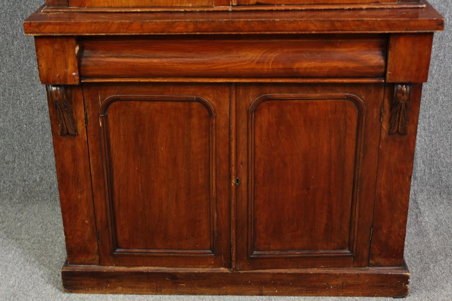 Library bookcase, 19th century mahogany in two sections. H.200 W.103 D.39cm. - Image 5 of 6