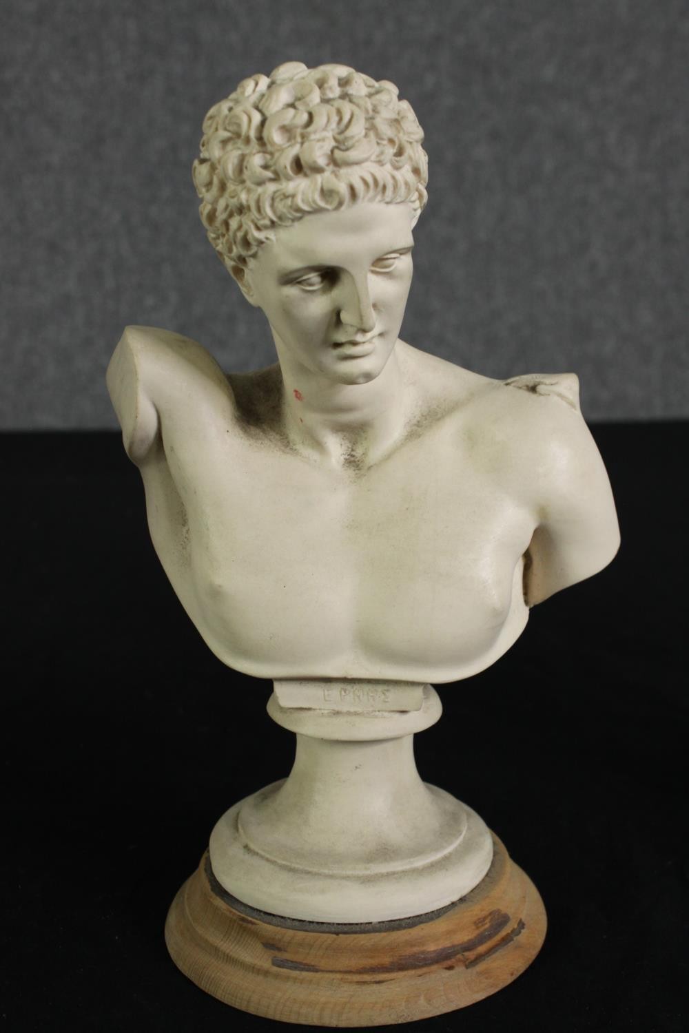A miscellaneous collection of five ceramic busts. H.23cm. (largest). - Image 10 of 11