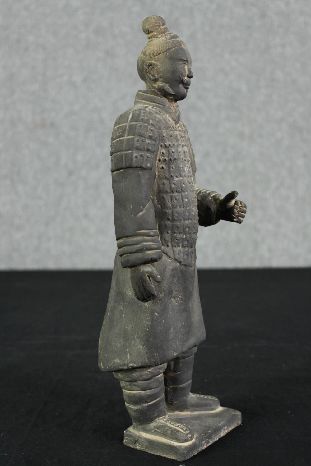 A Chinese terracotta warrior figure. H.37cm. - Image 3 of 6