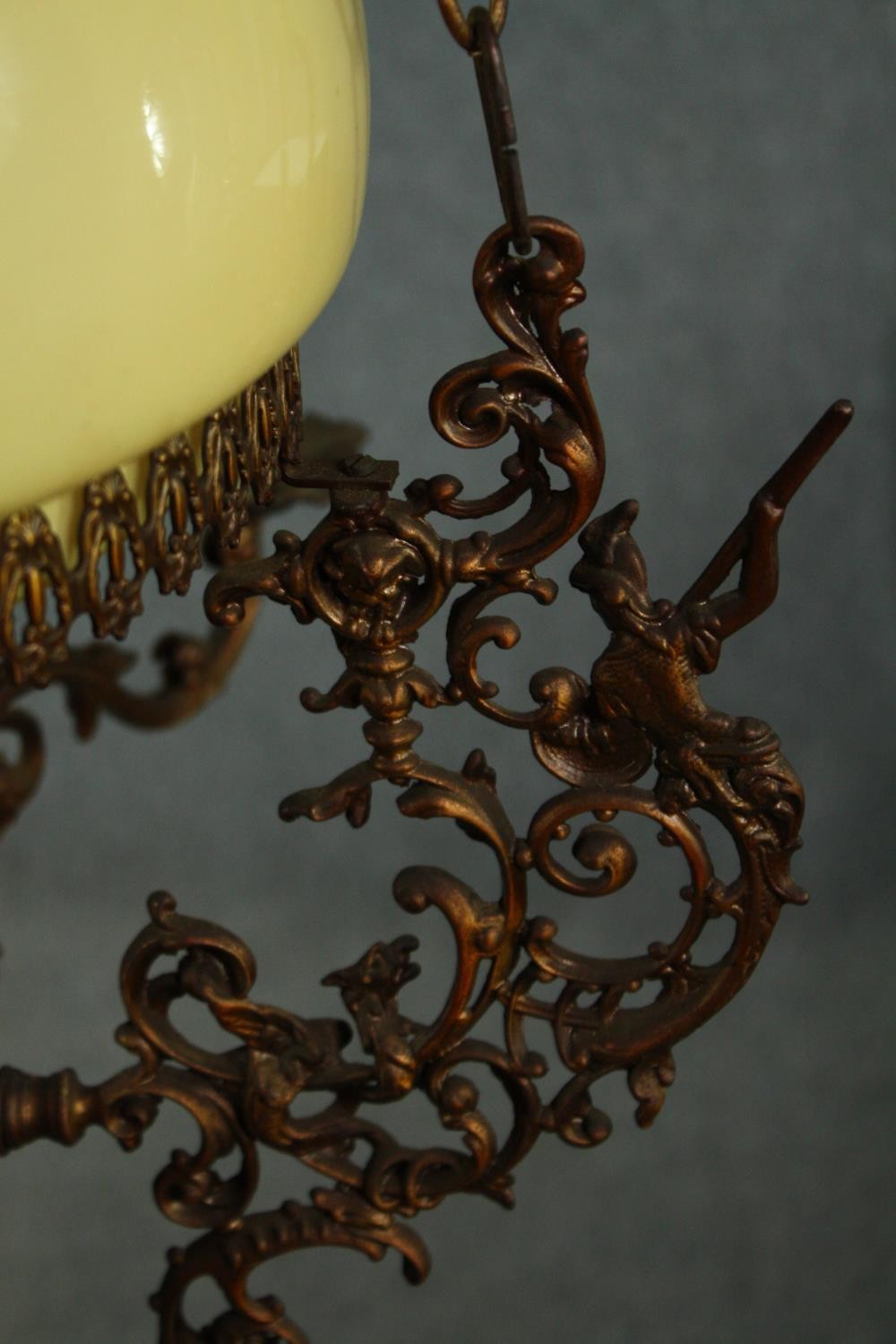 A vintage ceiling light in the style of an oil lantern. H.100cm. - Image 3 of 9