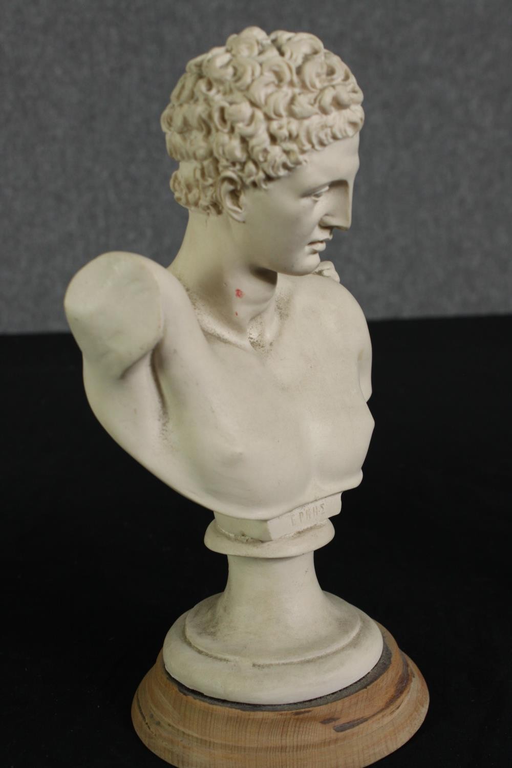 A miscellaneous collection of five ceramic busts. H.23cm. (largest). - Image 11 of 11