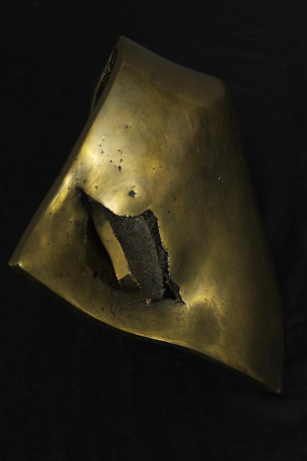 A bronze folded abstract sculpture. Unsigned. H.19cm. - Image 5 of 6