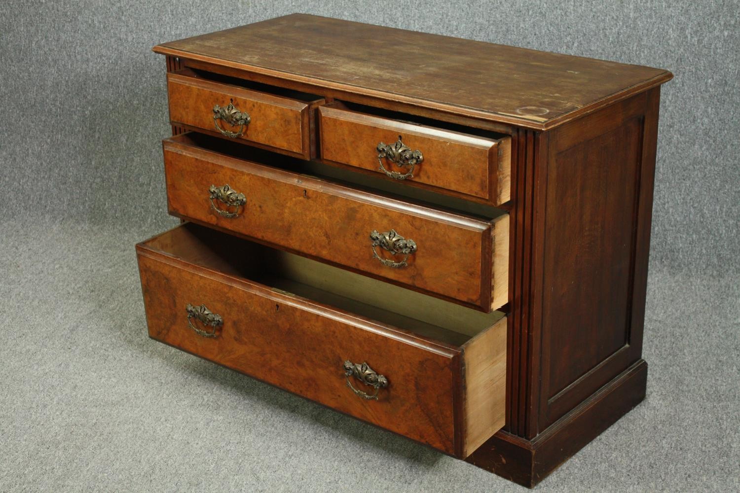 Chest of drawers, 19th century walnut. H.77 W.107 D.49cm. - Image 4 of 8