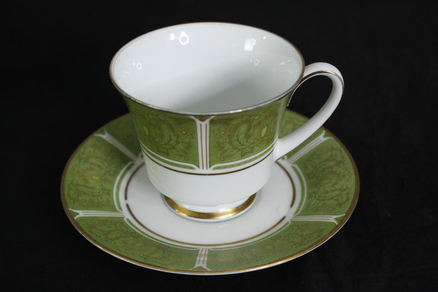 A Noritake part dinner service. Dia.27cm. (largest). - Image 2 of 7