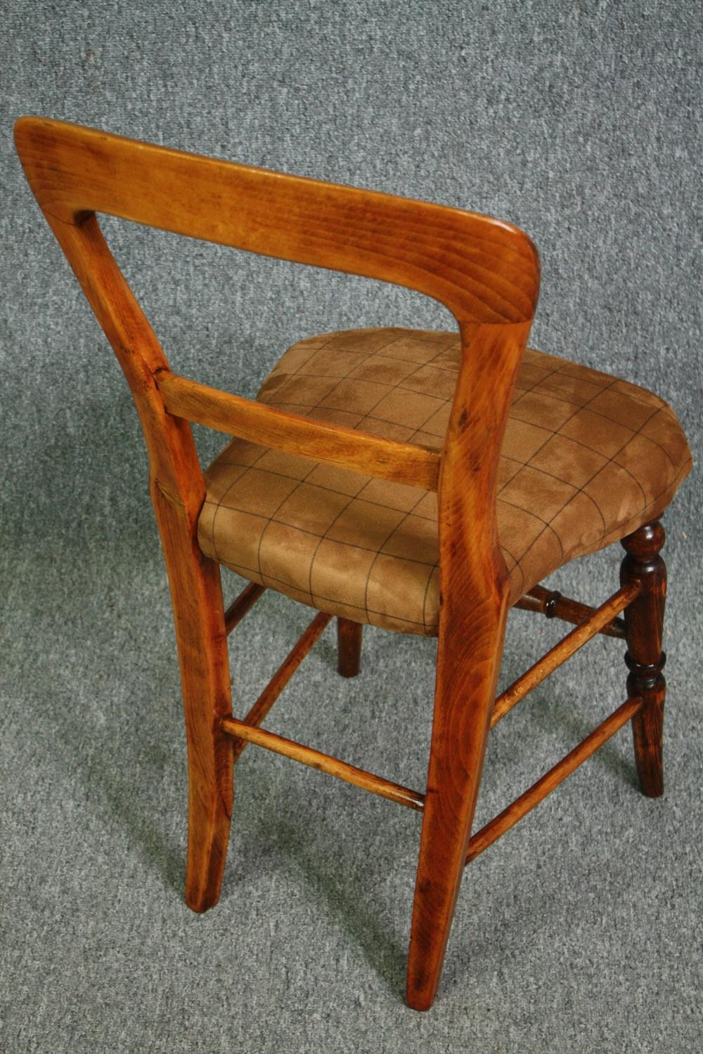 Dining or bedroom chairs, a set of four Victorian beech. - Image 5 of 6