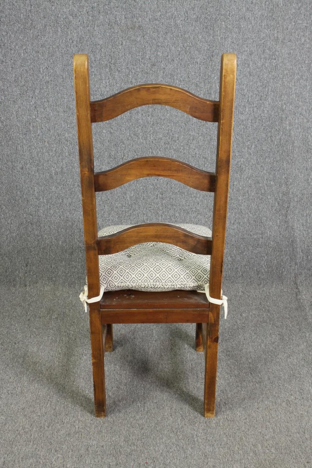 A set of four contemporary kitchen dining chairs. H.19cm. (each). - Image 5 of 10