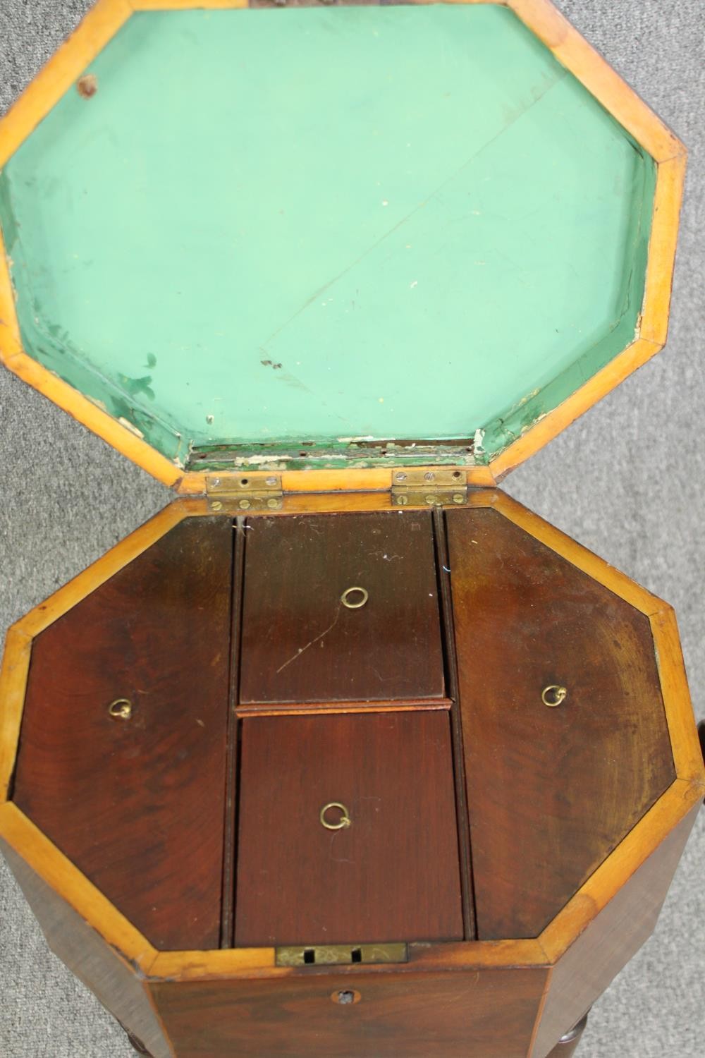 A Georgian mahogany and satinwood inlaid cellarette, fitted interior with lift out zinc liners. H.65 - Image 6 of 8