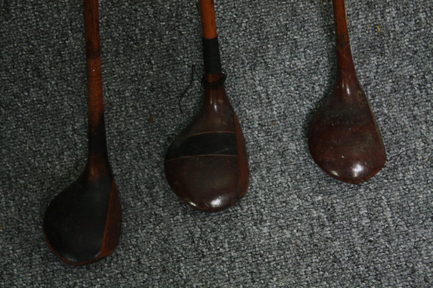 Three vintage golfing woods. L.105cm. (each). - Image 2 of 5