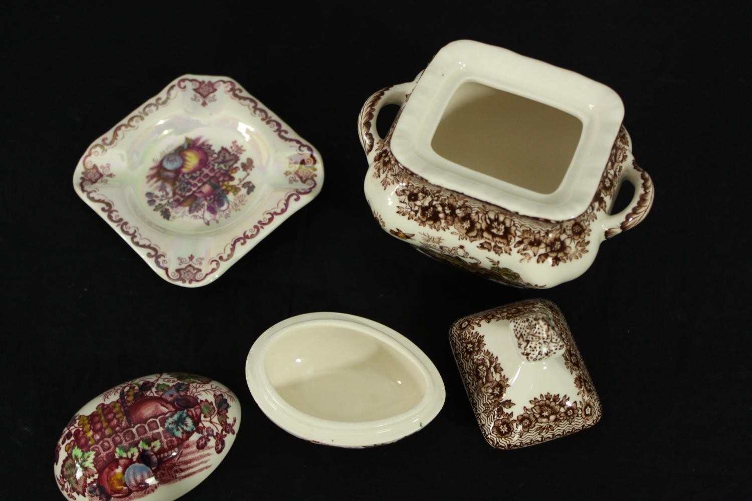 A mixed collection of Mason's Ironstone to include jugs, bowls, plates etc. Dia.25cm. (largest). - Image 21 of 23