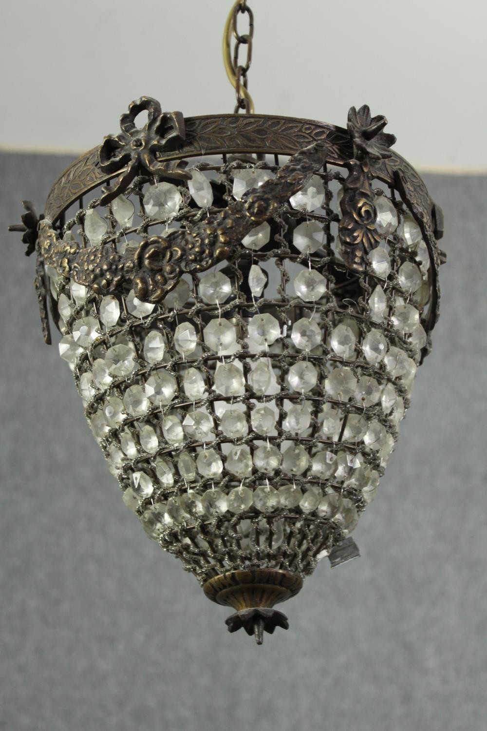 A Victorian style crystal and brass basket ceiling light with bow detailing. H.35 Dia.25cm. - Image 4 of 6