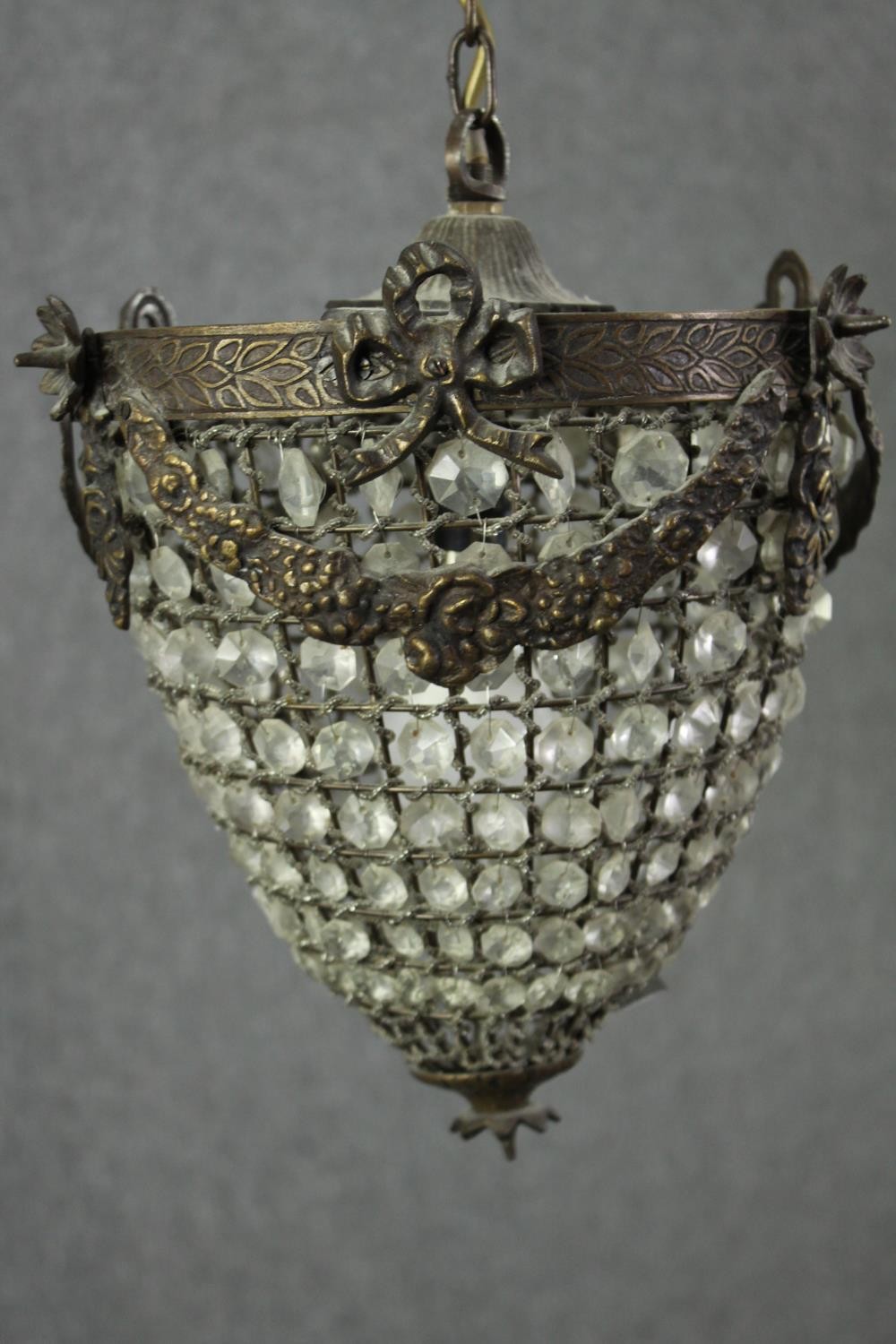A Victorian style crystal and brass basket ceiling light with bow detailing. H.35 Dia.25cm. - Image 3 of 6