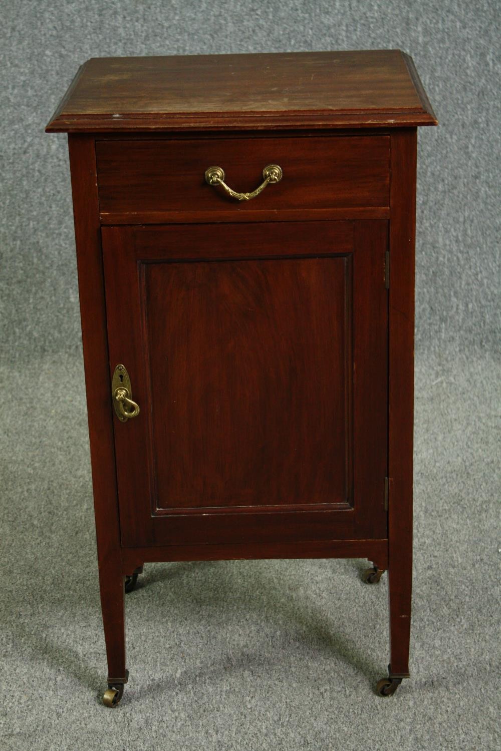 Pot cupboard, 19th century mahogany. H.91 W.51 D.42cm.