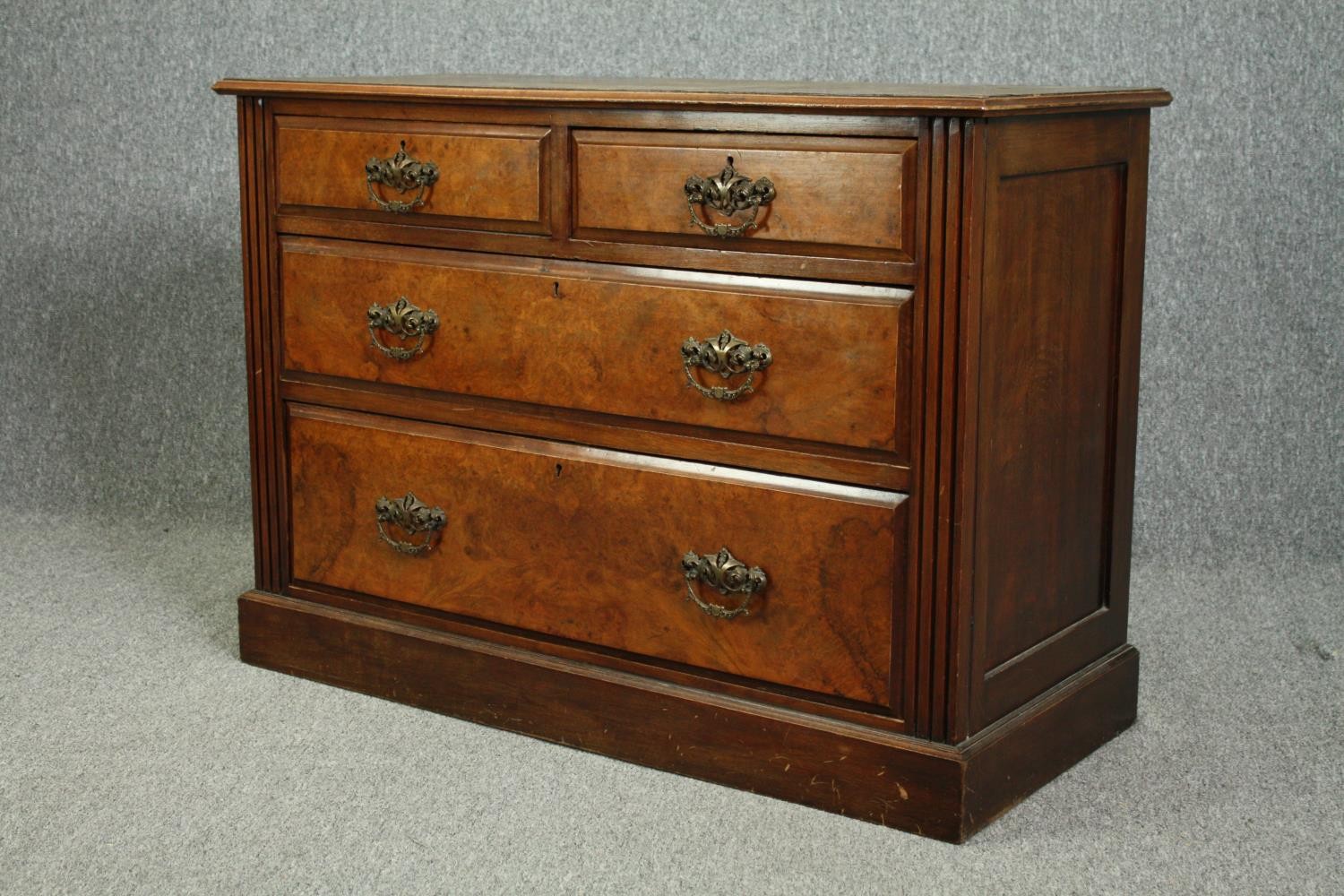 Chest of drawers, 19th century walnut. H.77 W.107 D.49cm. - Image 3 of 8