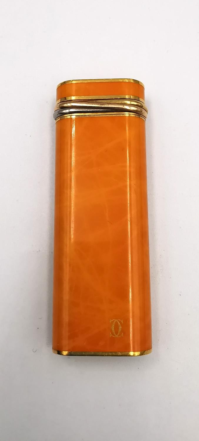 Cartier Must de Cartier lighter with three colour gold plated bands and orange marbled finish. - Image 3 of 7