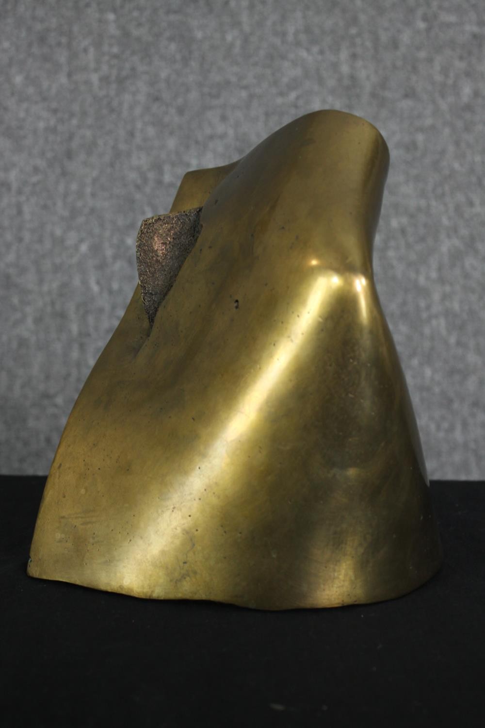 A bronze folded abstract sculpture. Unsigned. H.19cm. - Image 4 of 6