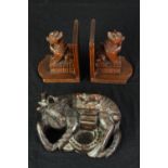 Vintage carved bookends and an ashtray. L.21cm. (largest).
