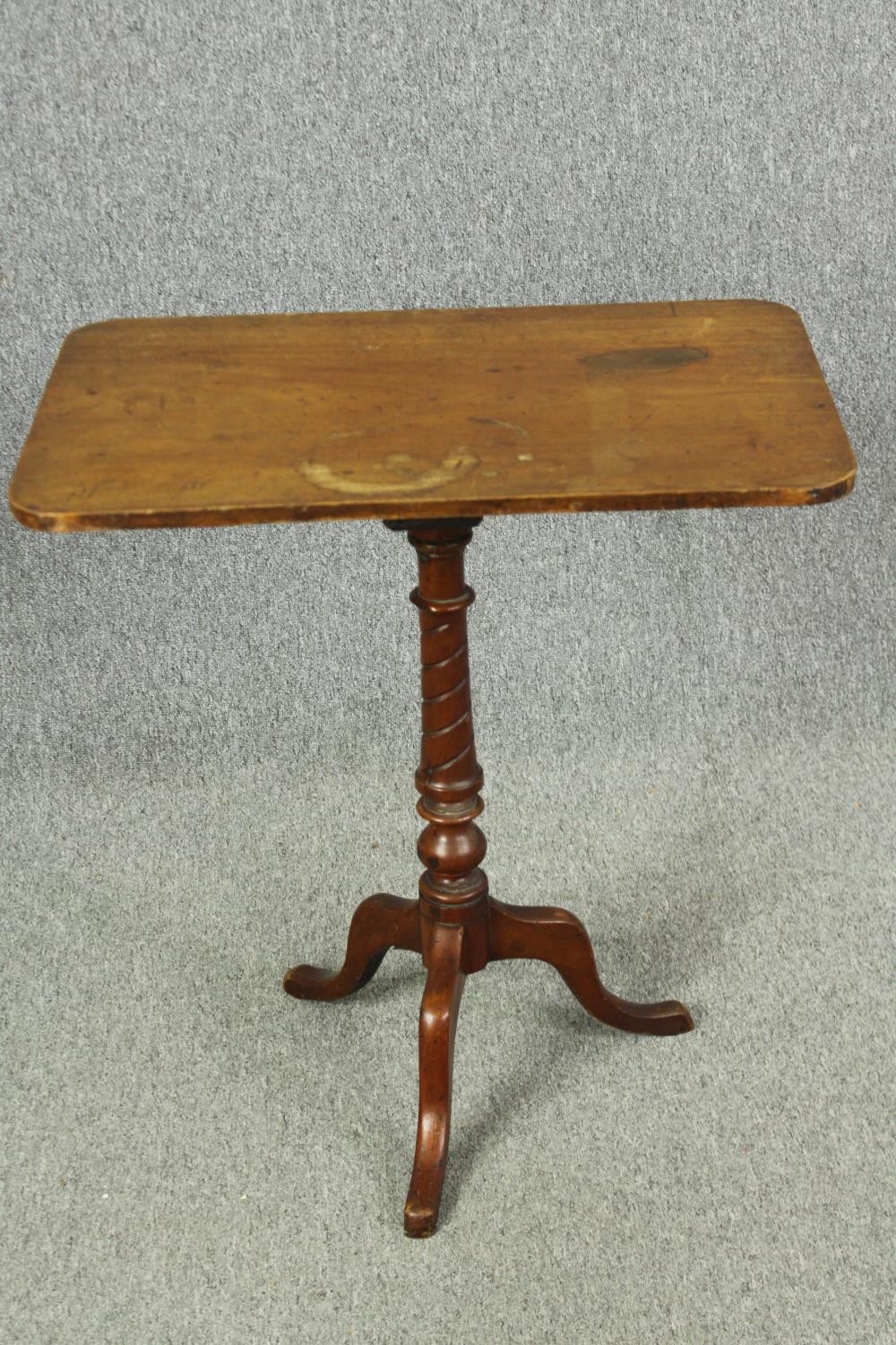 Occasional or lamp table, 19th century mahogany. H.71 W.66 D.43cm. - Image 2 of 6
