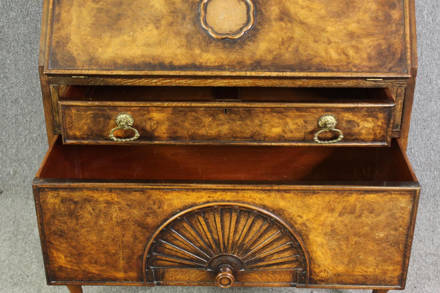 A Queen Anne style walnut and oak bureau bookcase, first quarter 20th century. H.214 W.92 D.50cm. - Image 10 of 12