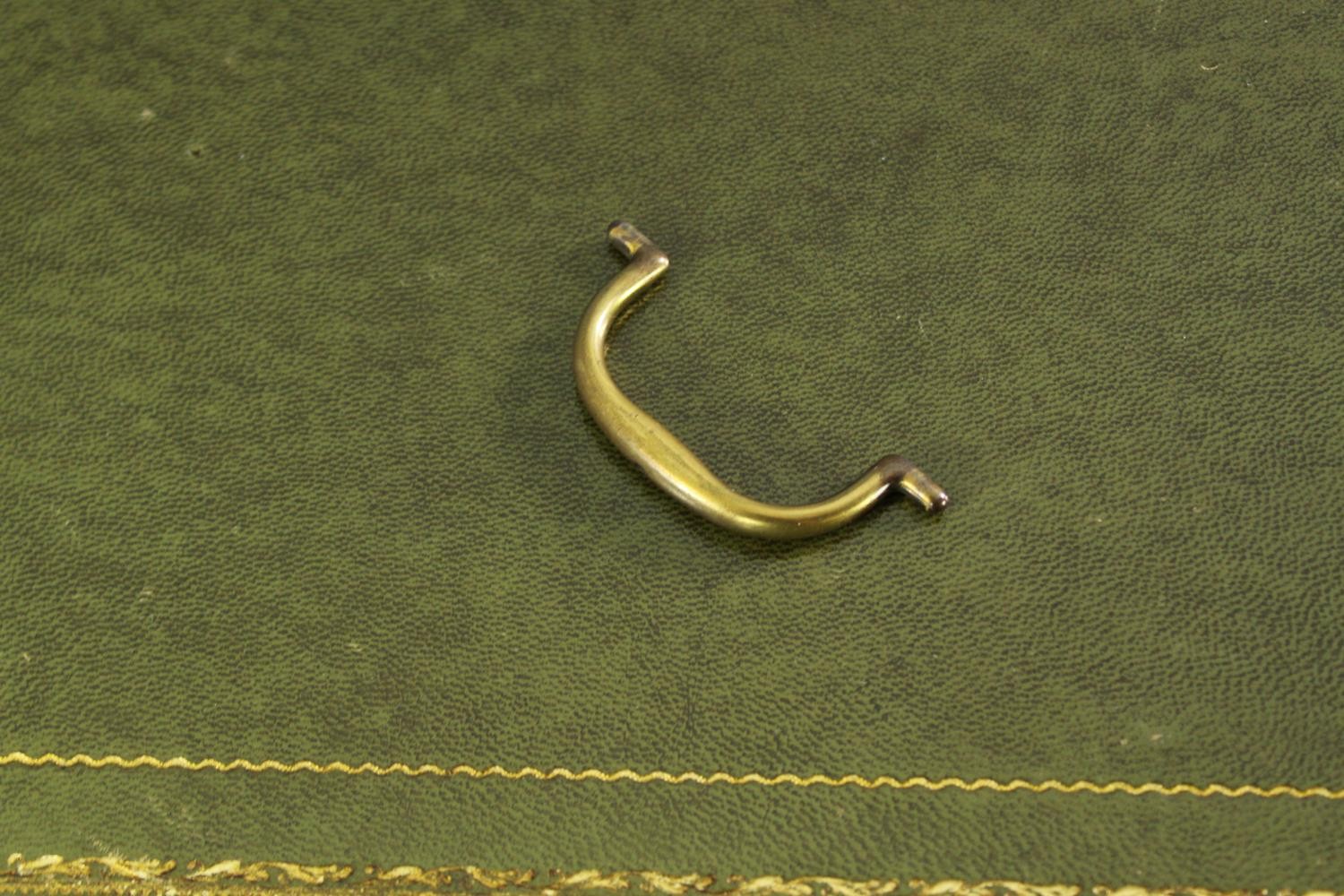 A burr walnut and satinwood inlaid Georgian style pedestal desk with inset leather top, 20th century - Image 7 of 9