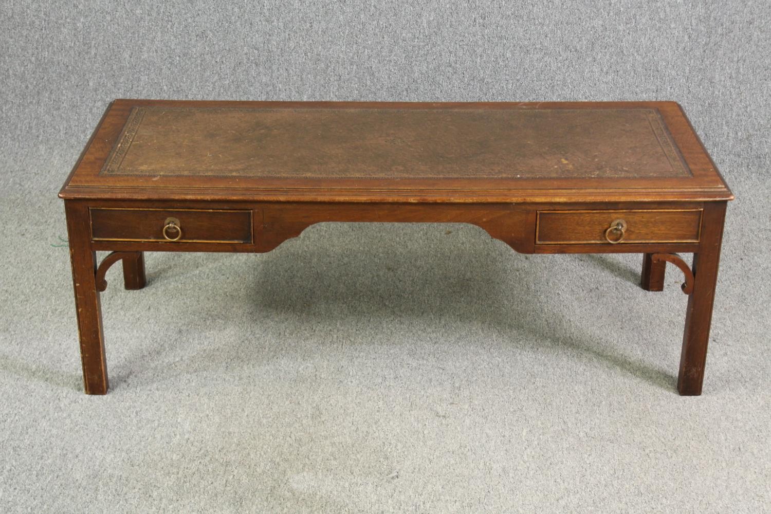 A mahogany coffee table, 20th century Georgian style. H.45 W.123 D.52cm.