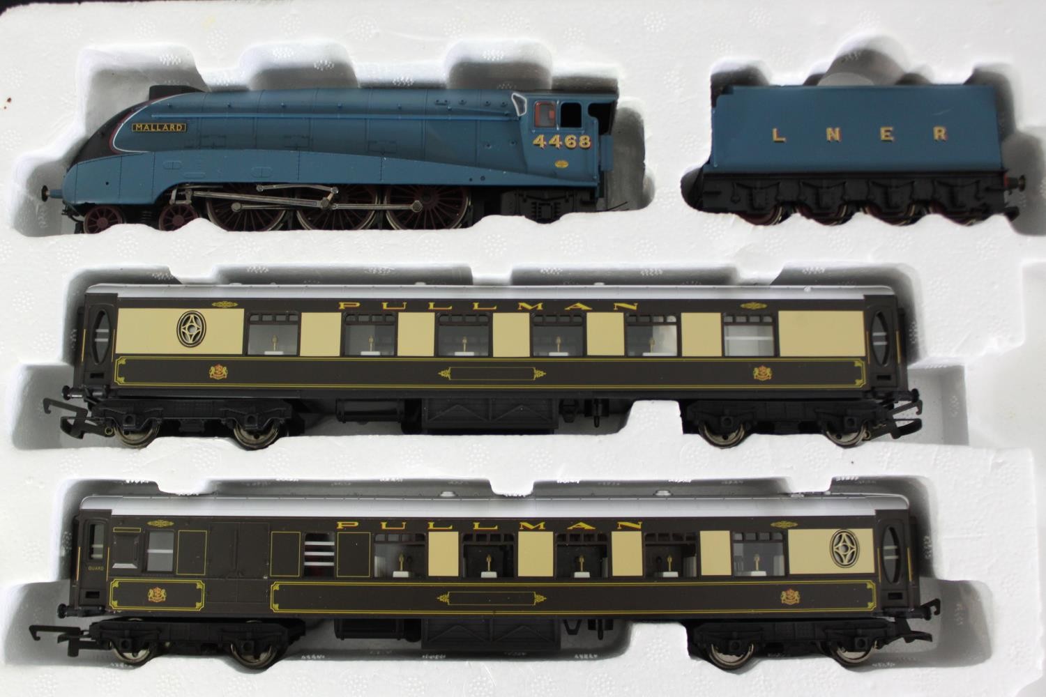 A collection of boxed Hornby and Bachmann train sets and rolling stock items. H.30 W.80 D.8cm. (box) - Image 20 of 26