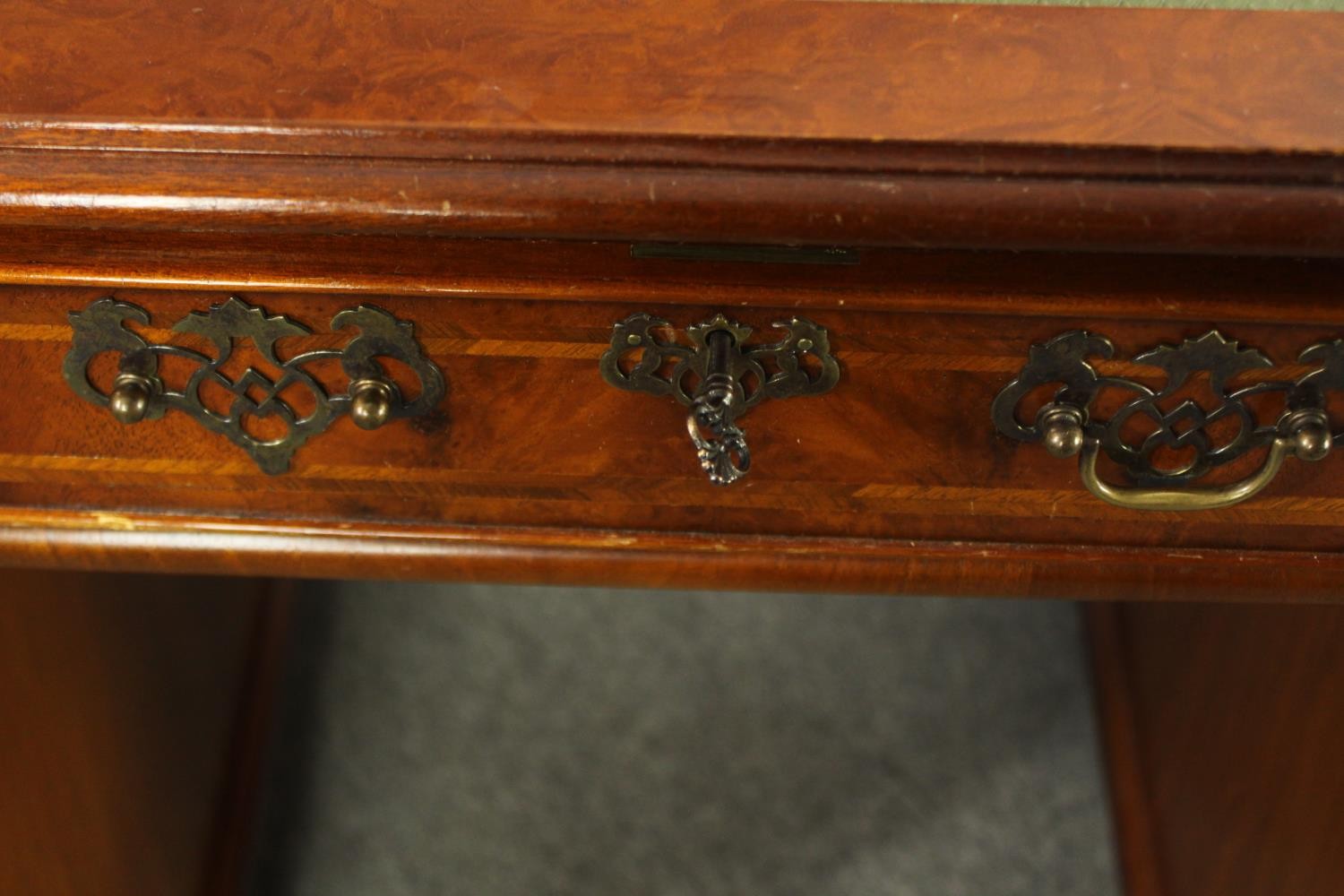 A burr walnut and satinwood inlaid Georgian style pedestal desk with inset leather top, 20th century - Image 8 of 9