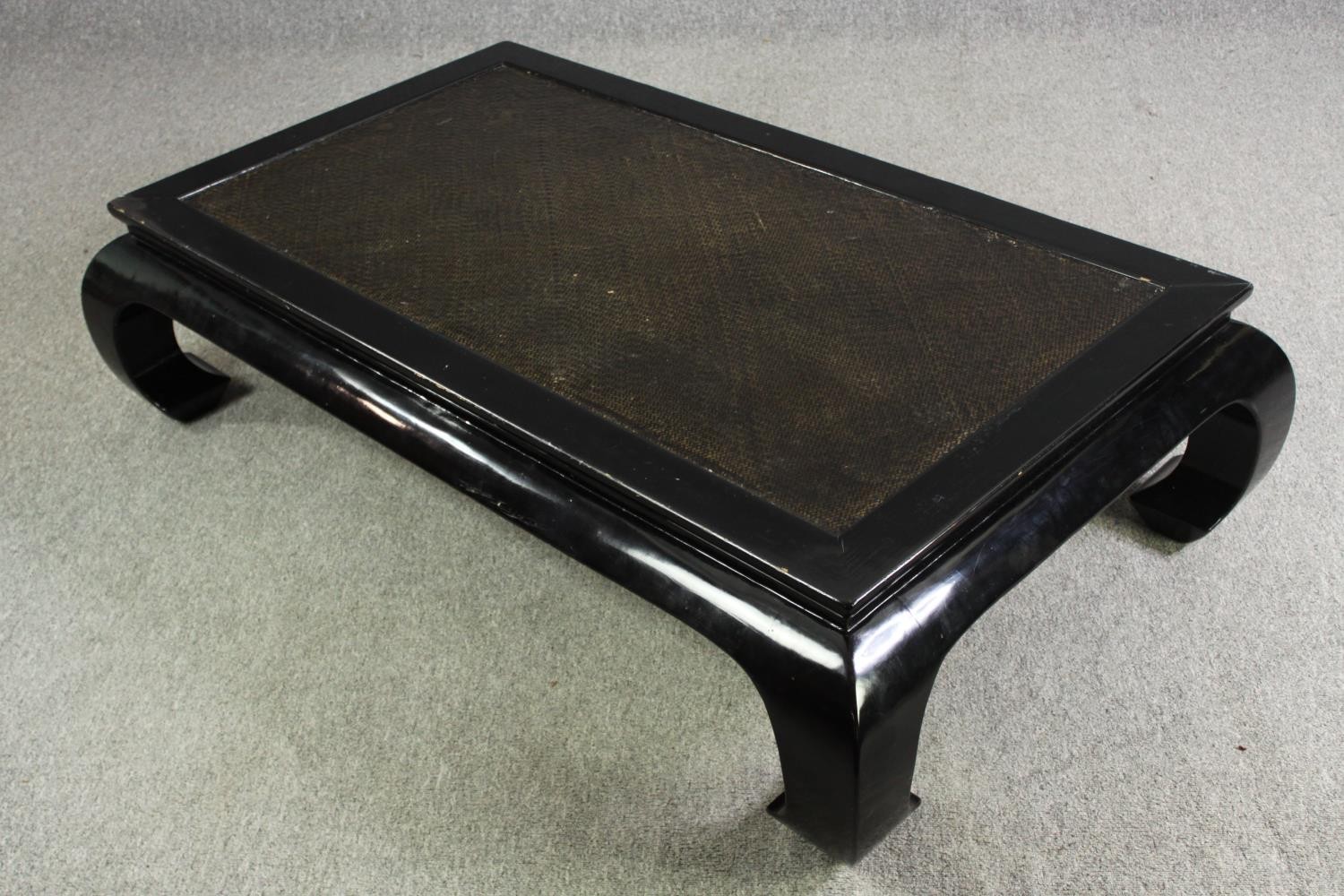 A Chinese style black lacquered low coffee table (missing glass), H.38 W.140 D.95cm. - Image 4 of 7
