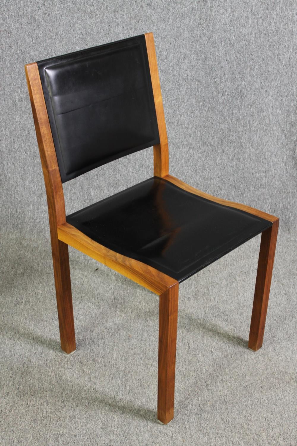 A pair contemporary Heal's teak and black leather dining chairs - Image 4 of 6