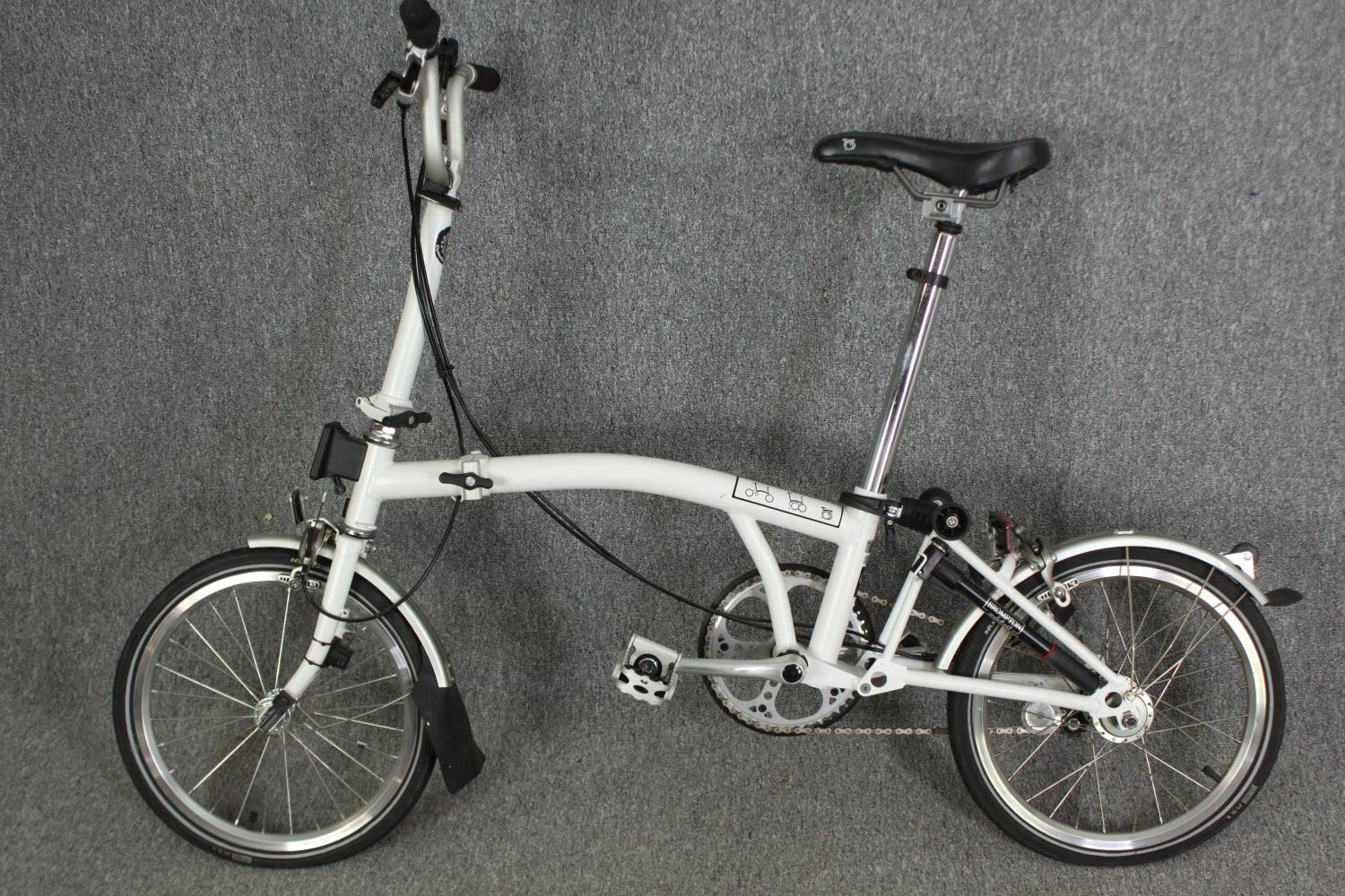 A Brompton folding bike, H.107 L.150cm. - Image 5 of 9