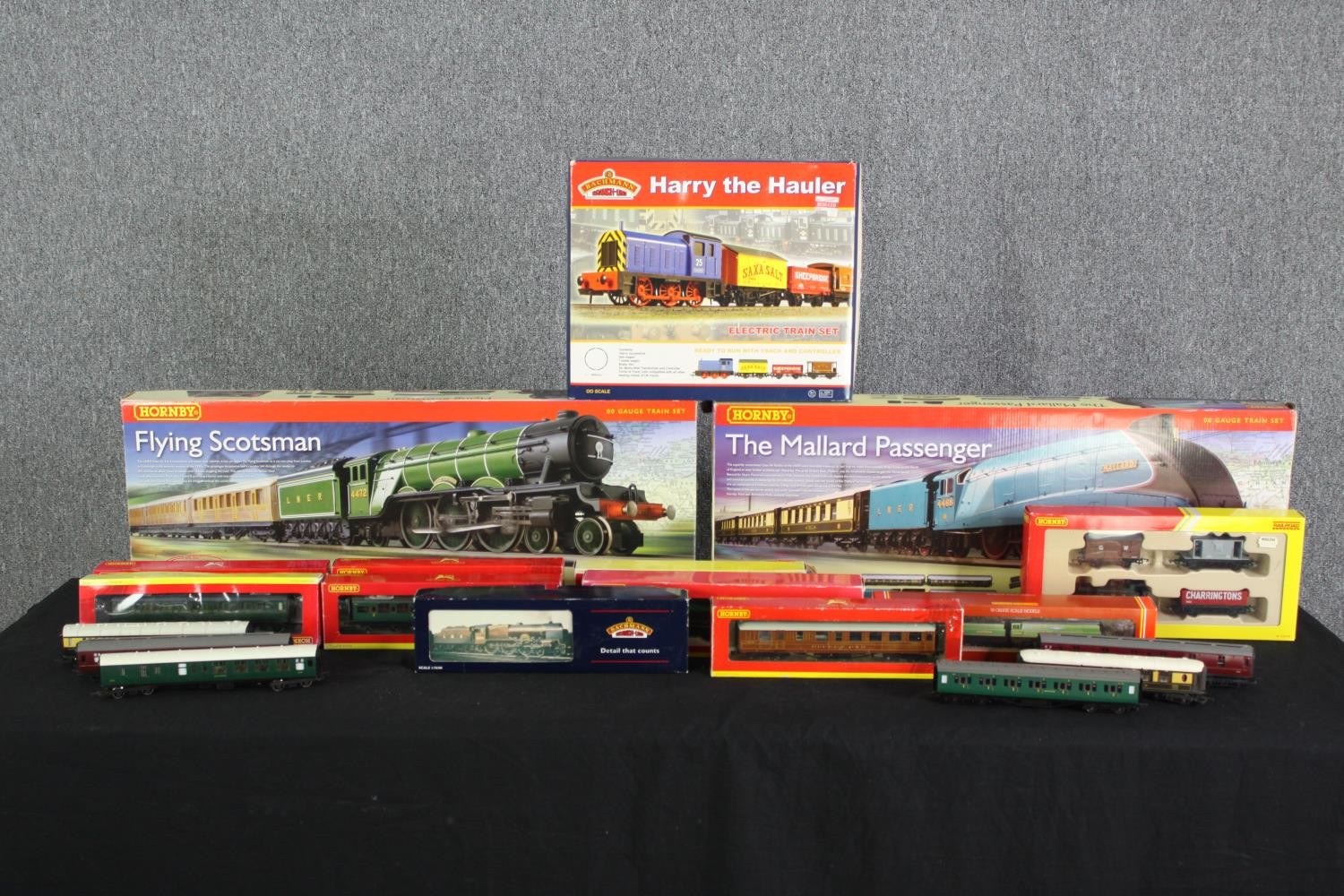 A collection of boxed Hornby and Bachmann train sets and rolling stock items. H.30 W.80 D.8cm. (box) - Image 2 of 26