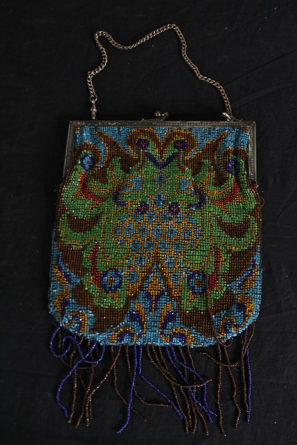 A group of various vintage evening purses. H.30 W.18cm. (largest). - Image 3 of 29