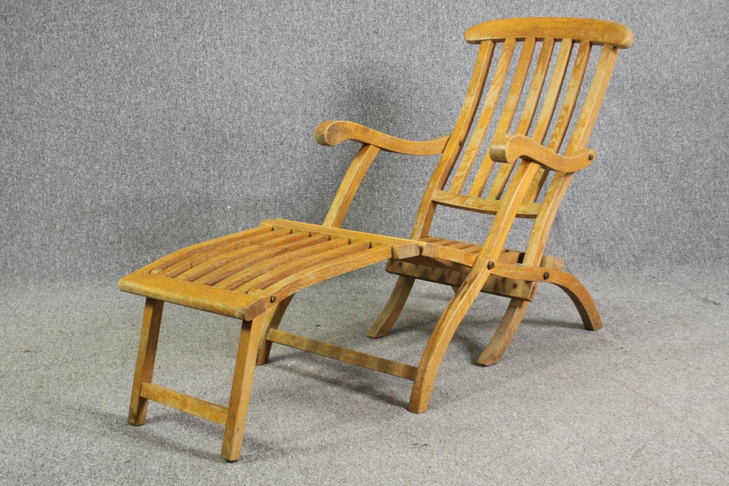 An oak folding steamer chair, first quarter 20th century, H.87 W.60 D.140cm. - Image 5 of 12