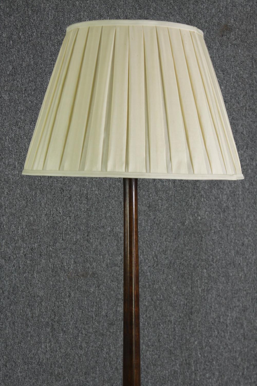 A walnut standard lamp, 20th century. H.183cm. - Image 2 of 3