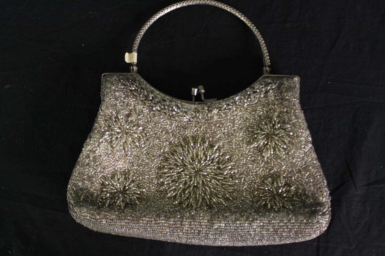 A group of various vintage evening purses. H.30 W.18cm. (largest). - Image 18 of 29