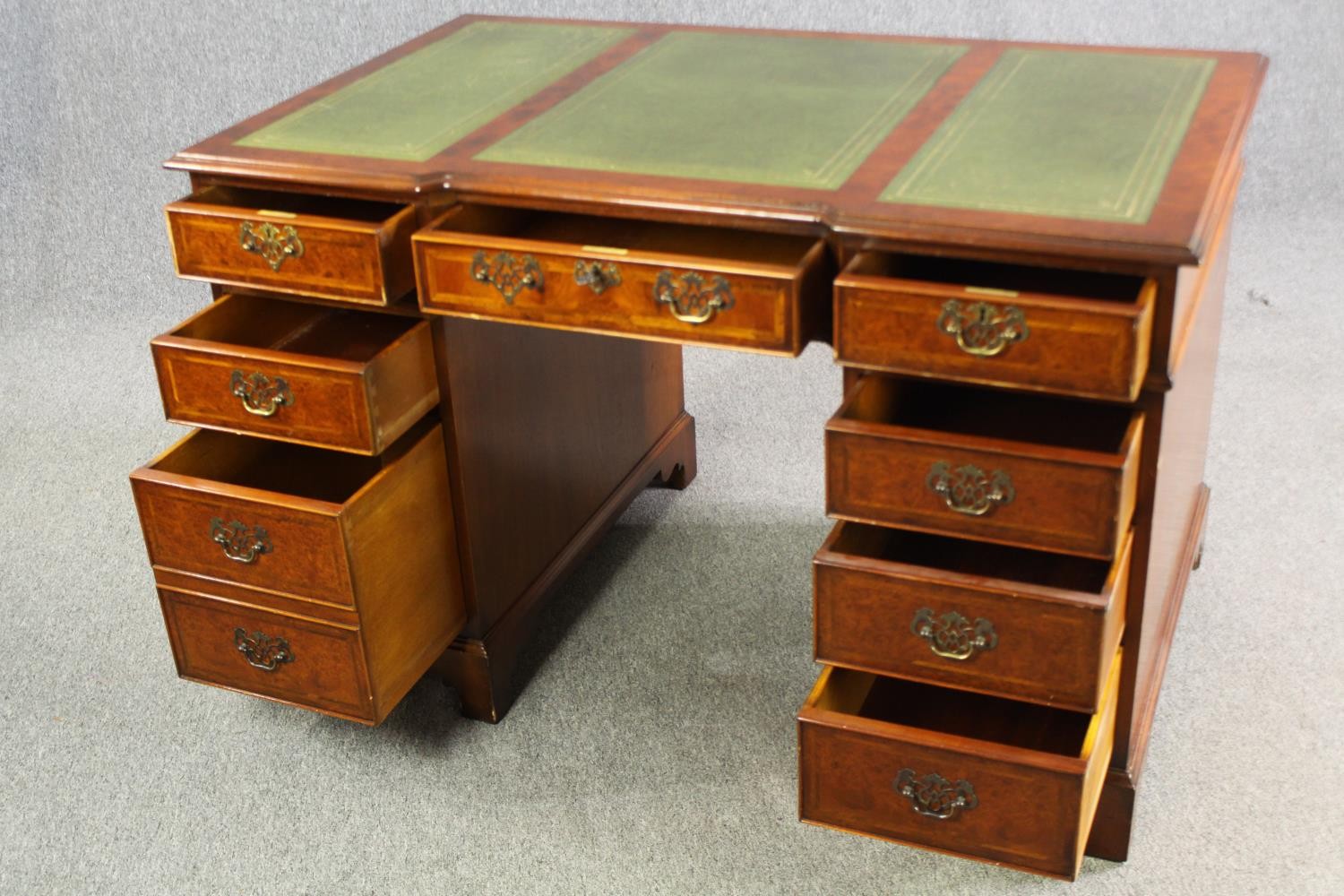 A burr walnut and satinwood inlaid Georgian style pedestal desk with inset leather top, 20th century - Image 5 of 9