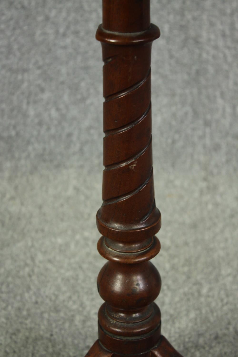 Occasional or lamp table, 19th century mahogany. H.71 W.66 D.43cm. - Image 6 of 6