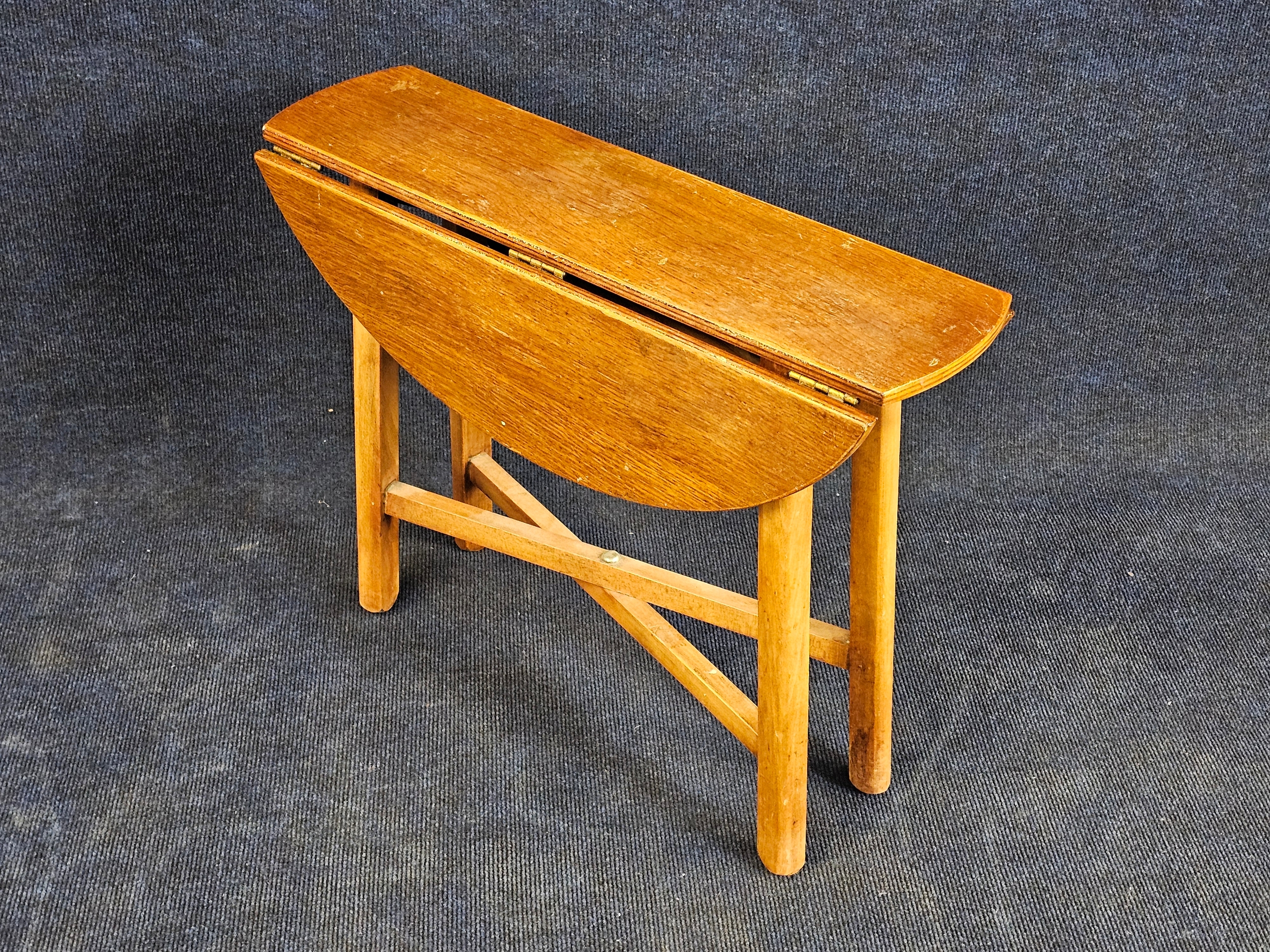 An oak Sutherland table. H.49 W.60 D.50cm. - Image 5 of 6