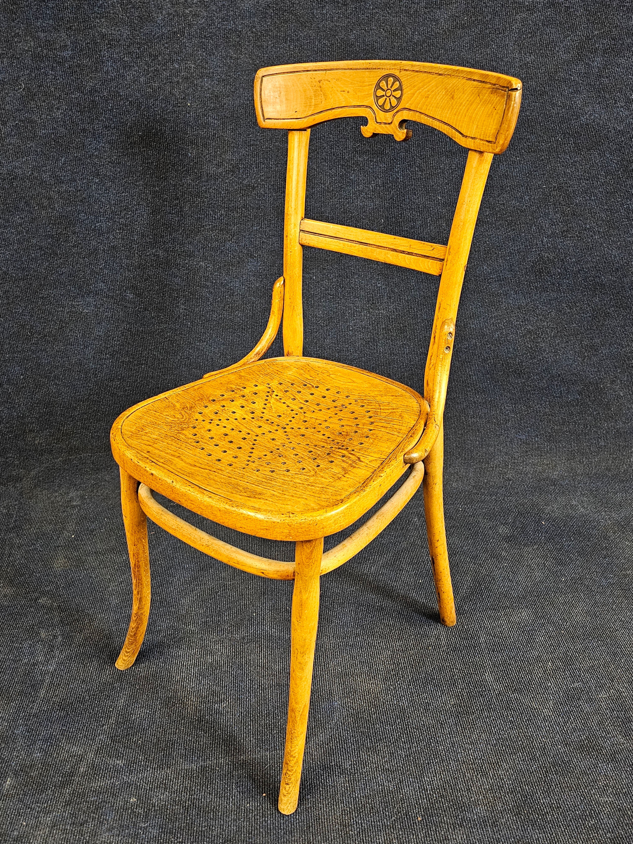 A 1920's bentwood chair - Image 2 of 8