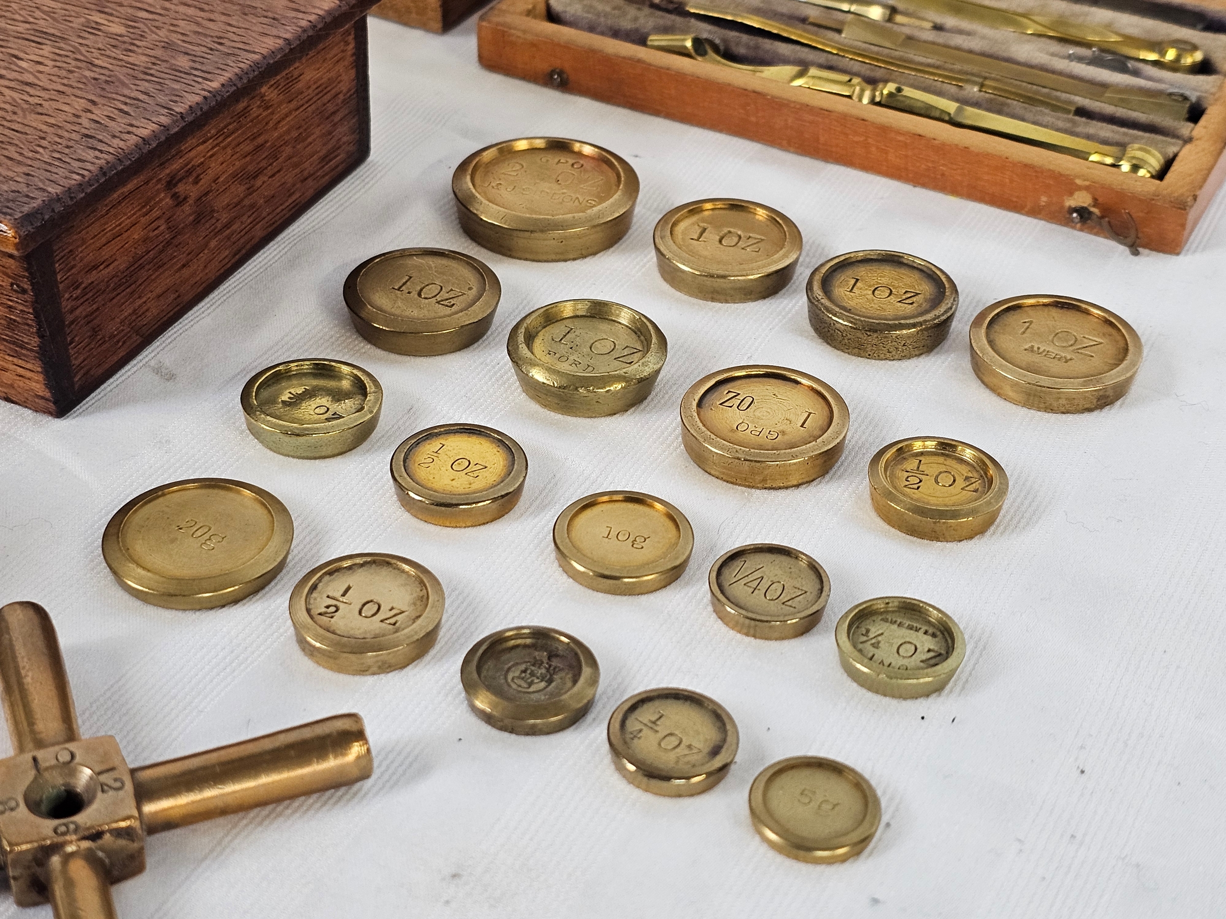 A large group of vintage brass weights, draughtman's geometry set, scales and rules - Image 3 of 6