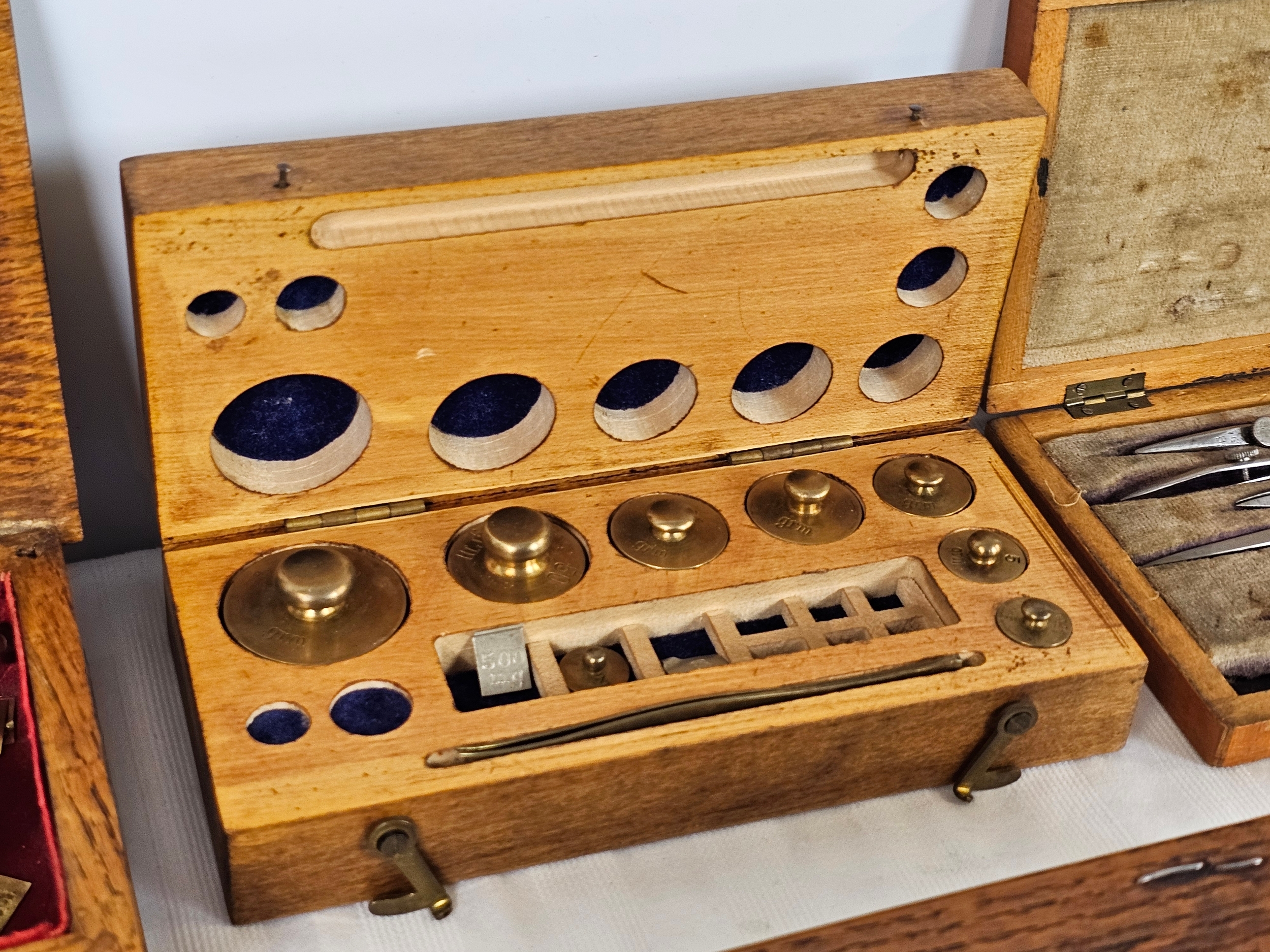 A large group of vintage brass weights, draughtman's geometry set, scales and rules - Image 4 of 6